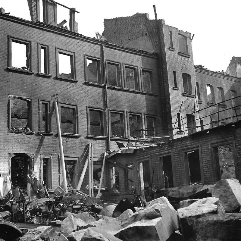 Vom Krieg zerstörtes Gebäude von Mechtold 1943